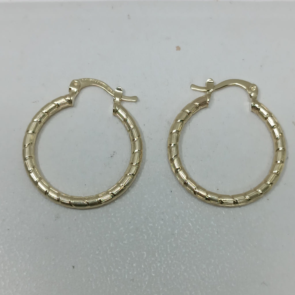 ARETES ARRACADAS LABRADAS 14K 3.2 GR (NUEVO)