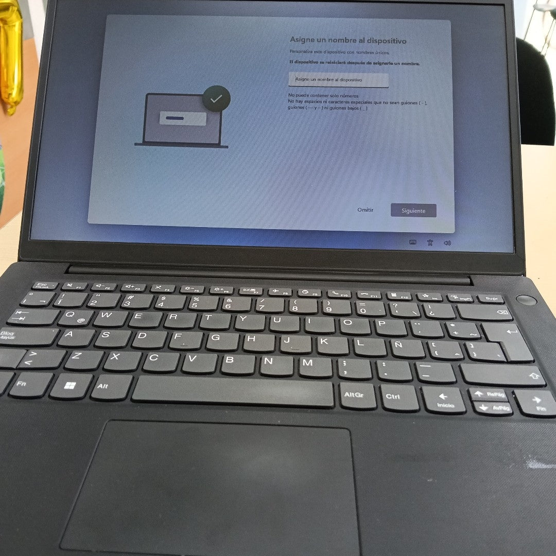LAPTOP LENOVO V14 G2 IJL (2023) 128 GB SSD 4 GB RAM (SEMINUEVO)