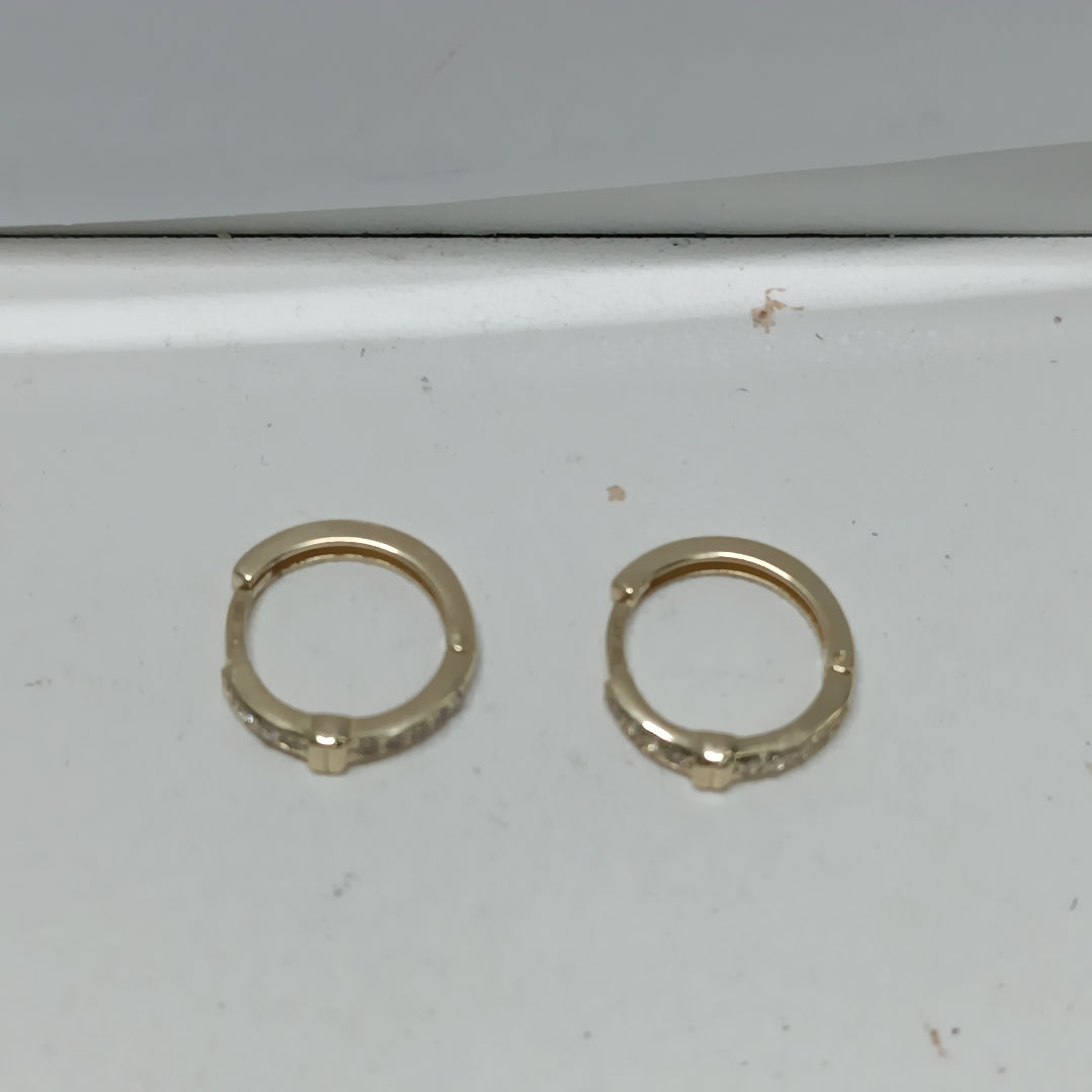 ARETES HUGGIES C CIRCONIA 14K 1.8 GR (NUEVO)