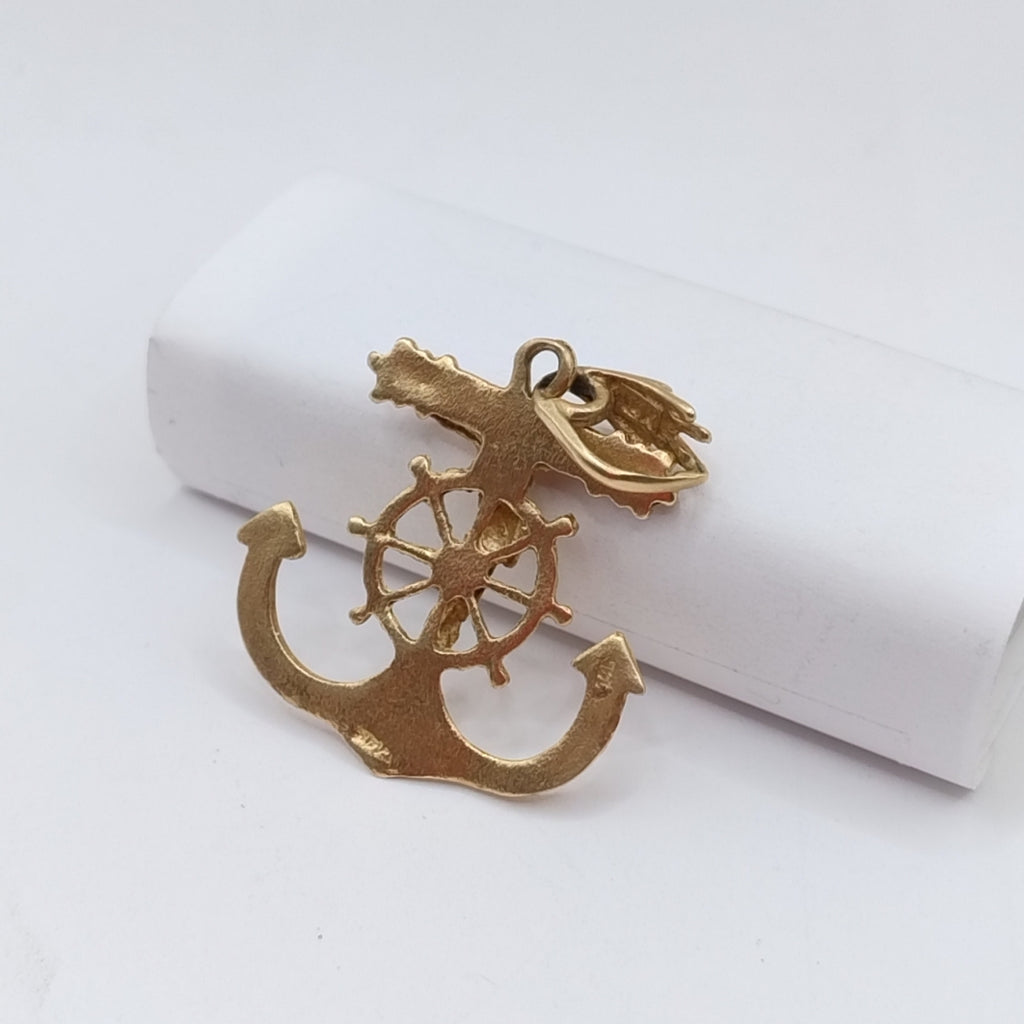CRISTO EN ANCLA ORO 14 K 3.6 GRMS (SEMINUEVO)