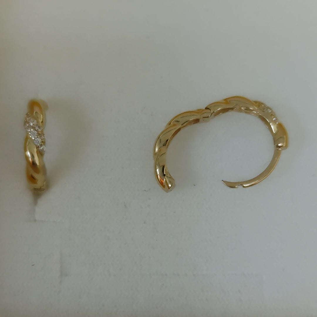 HUGGIES ORO 14K 2.1 (NUEVO)