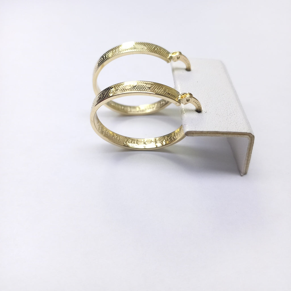 ARETES ARRACADAS TROQUELADA 14K 2.7 GR (NUEVO)