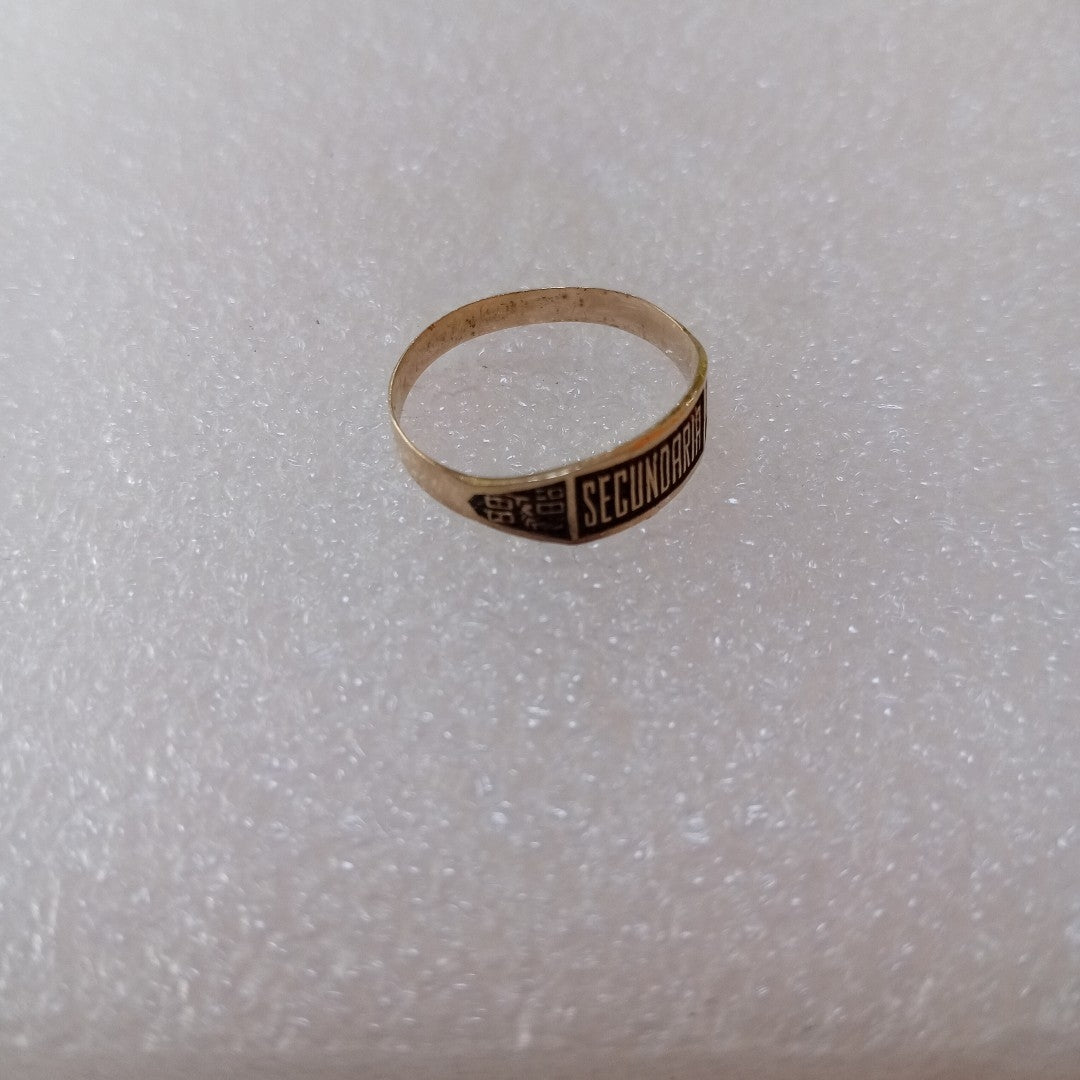 ANILLO DE GRADUACIÓN ORO 8 K 1.1 GRMS (SEMINUEVO)