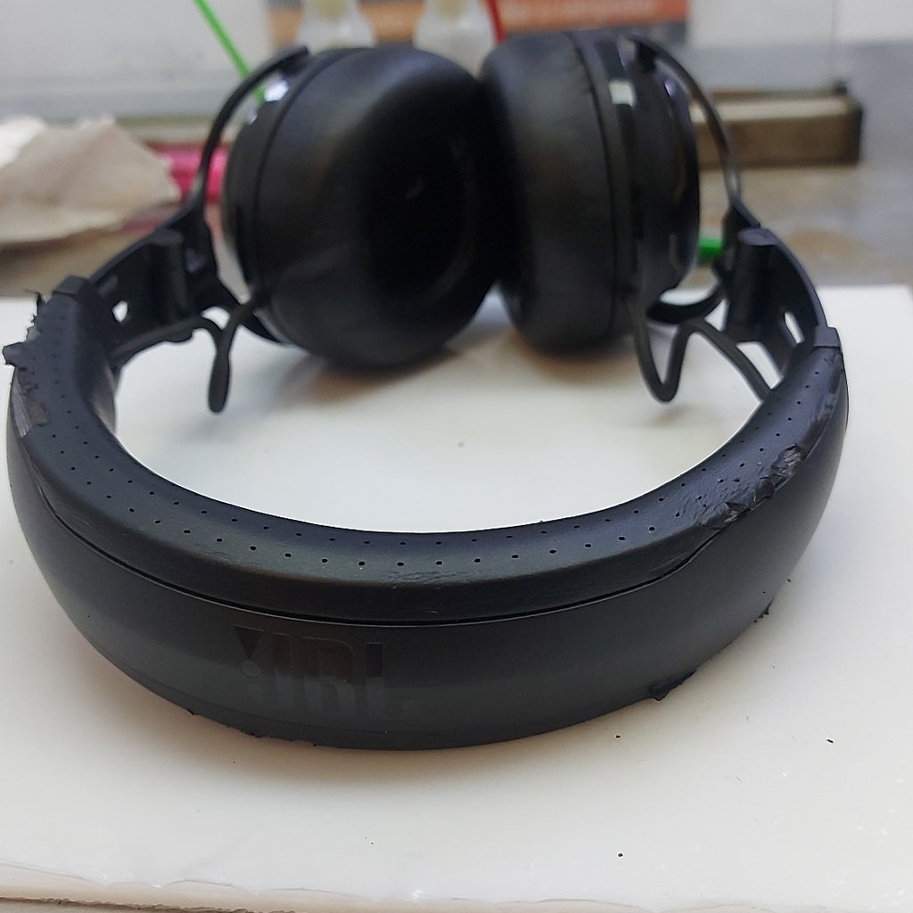 AUDIFONOS JBL CLUB700BT INALAMBRICO ON EAR (SEMINUEVO)