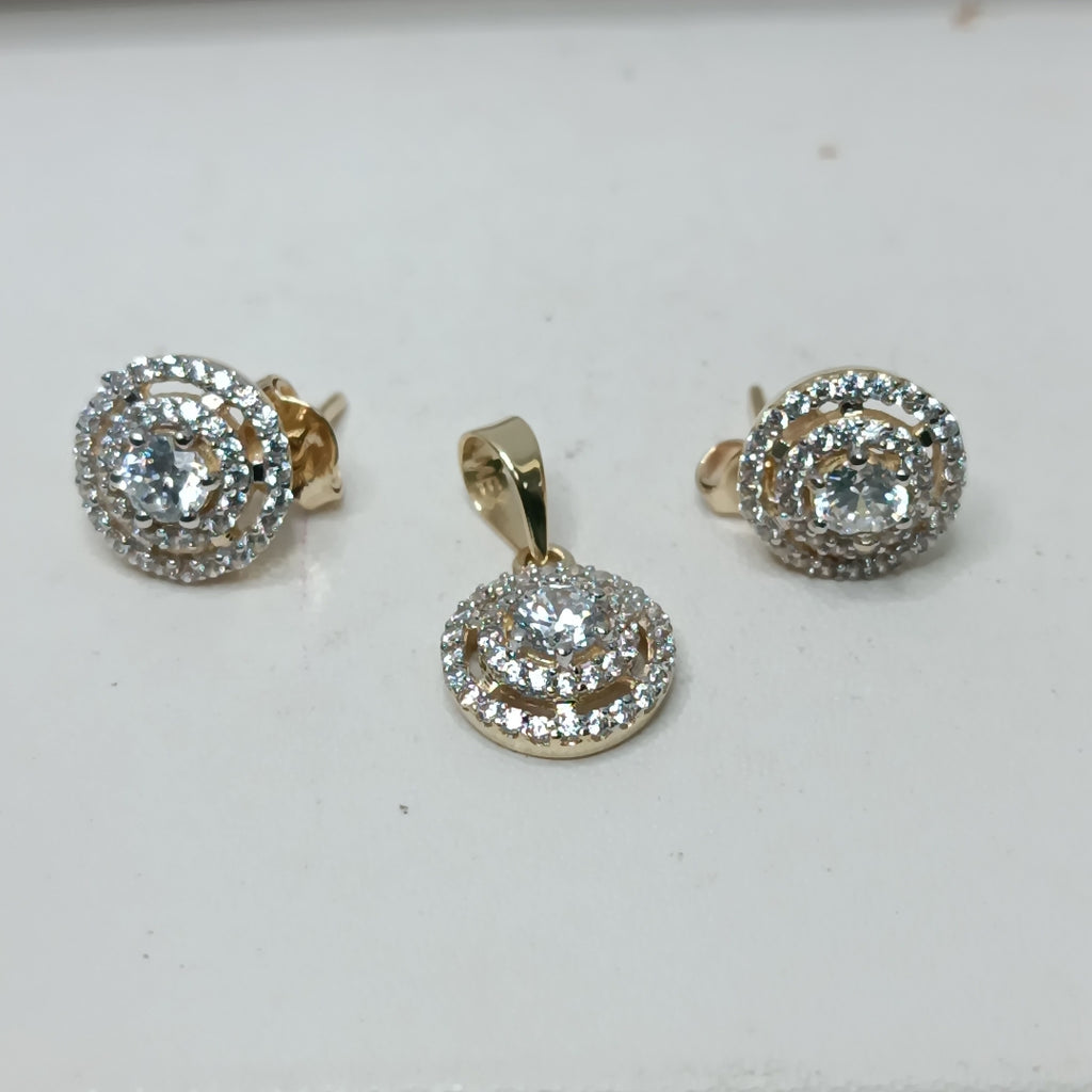 BROQUELES MEDIO ADEREZO BROQUELES Y DIJE C CIRCONIAS 14K 4.2 GR (NUEVO)
