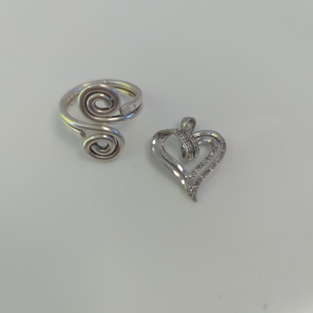 ANILLO, DIJE PLATA 8.8 GRMS (SEMINUEVO)