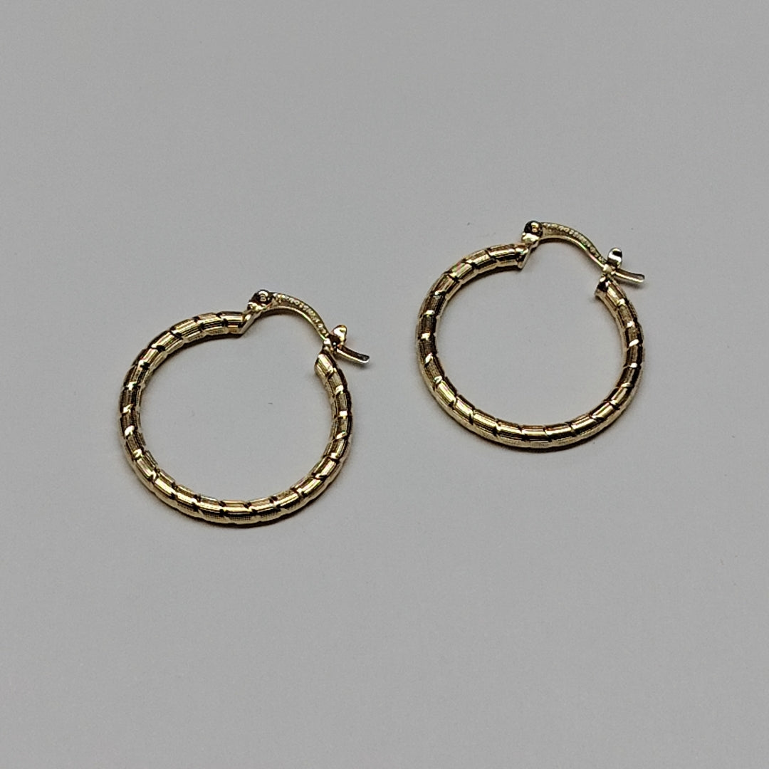ARETES ARRACADAS LABRADAS 14K 3.3 GR (NUEVO)