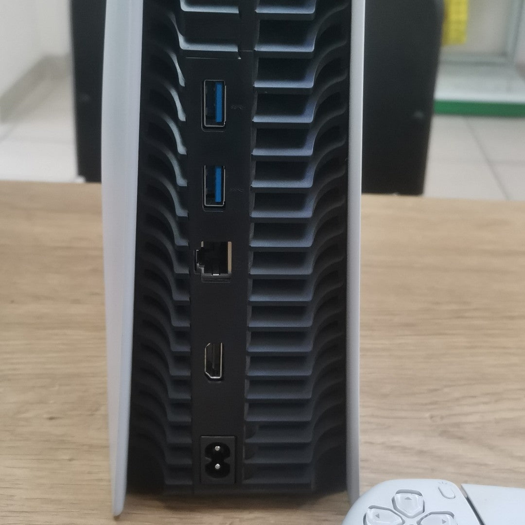 CONSOLA DE VIDEOJUEGO SONY PS5 825 SSD (SEMINUEVO)