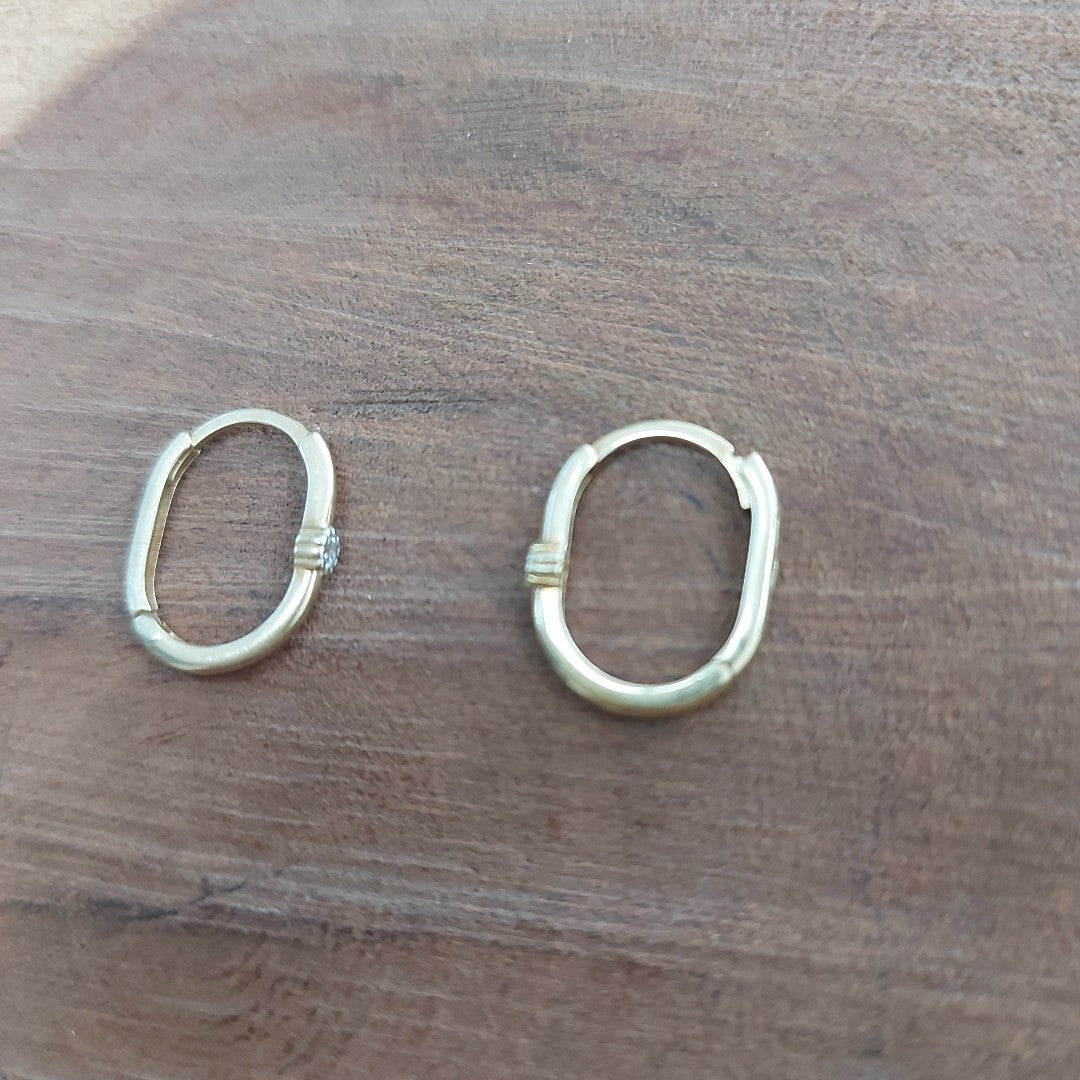 ARRACADAS PAR ORO 10 K 1.4 GRMS (SEMINUEVO)