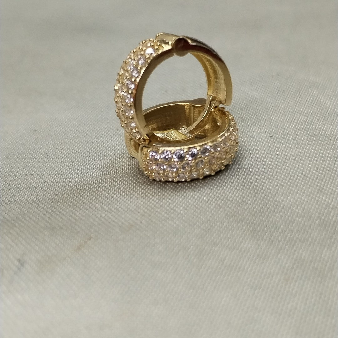 ARETES HUGGIE CON CIRCONIAS 14K 2 GR (NUEVO)