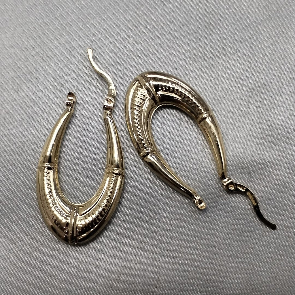 ARETES ARRACADAS ESTRIADAS 14K 2.5 GR (NUEVO)