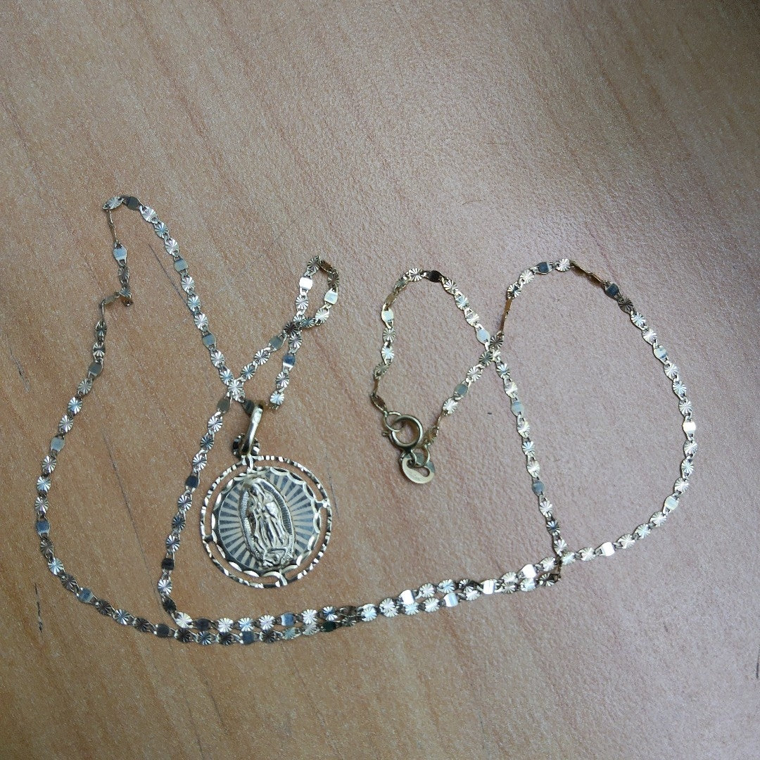 CADENA, MEDALLA RELIGIOSA ORO 14 K 2.6 GRMS (SEMINUEVO)
