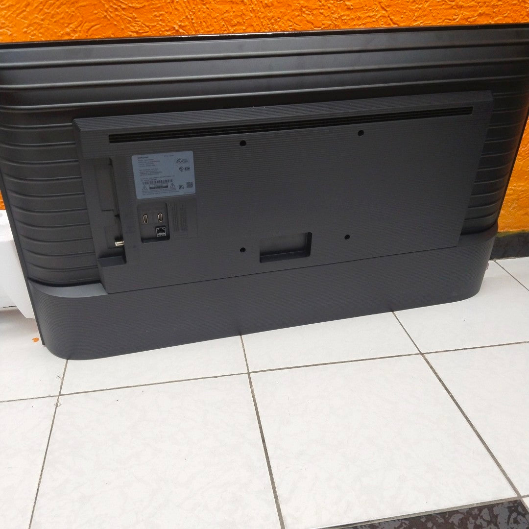 PANTALLA SAMSUNG UN43U8200HF (2026) 43" LED 4K (SEMINUEVO)