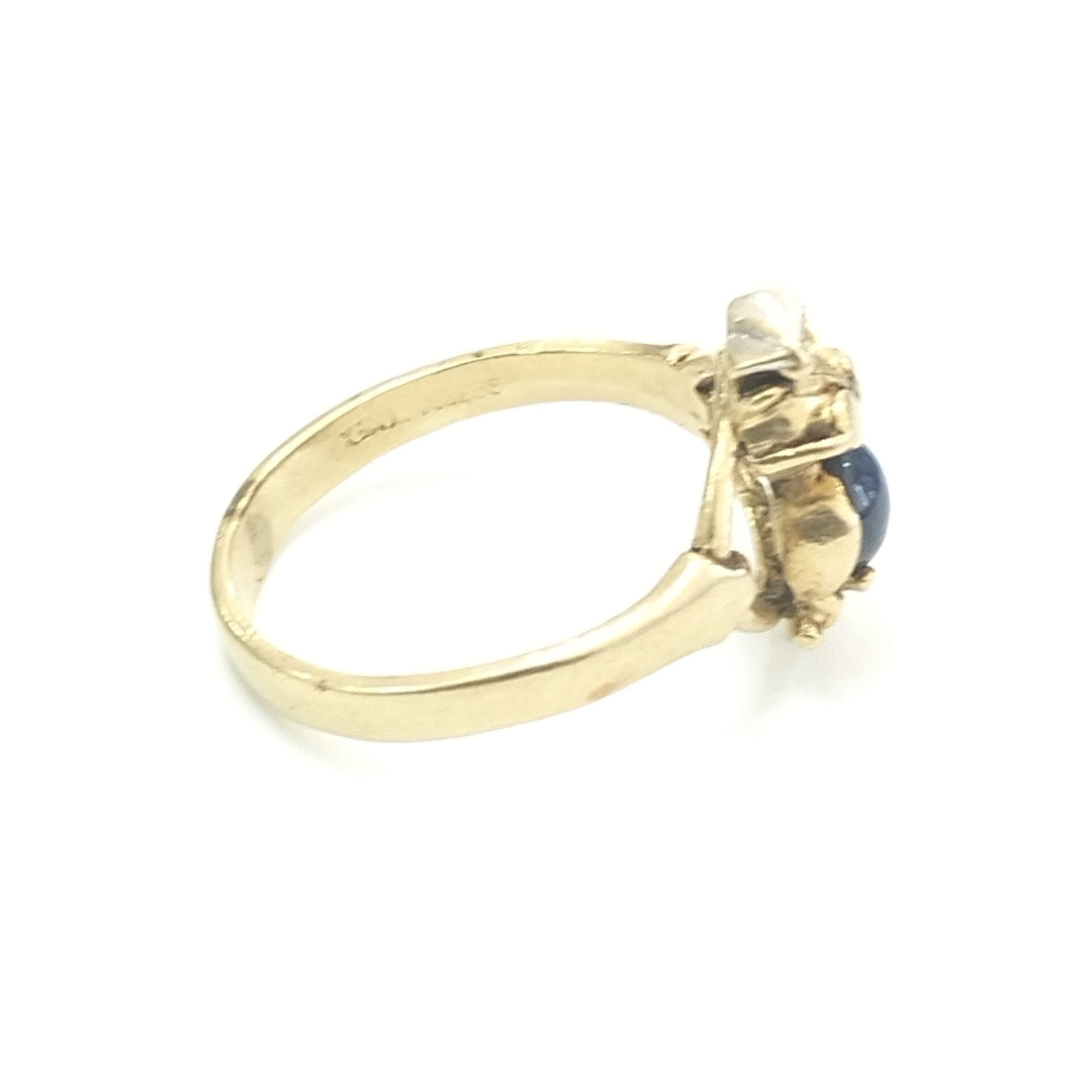 K1 3,80 GRMS 14 K ESPECIFICACIONES COMPLEMENTARIAS ANILLO DE BÚHO CON PIEDRA AZU (SEMINUEVO)