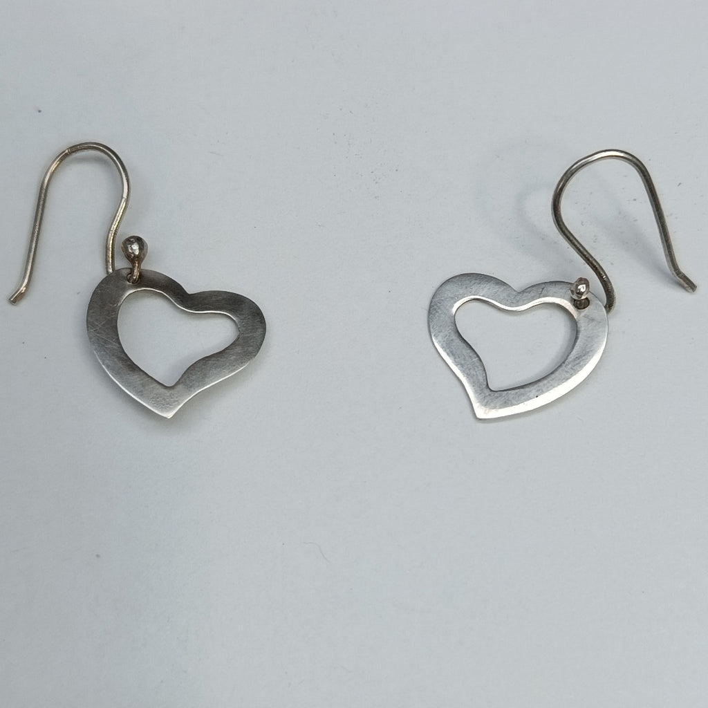 ARETES PAR PLATA 3,00 GRMS (SEMINUEVO)