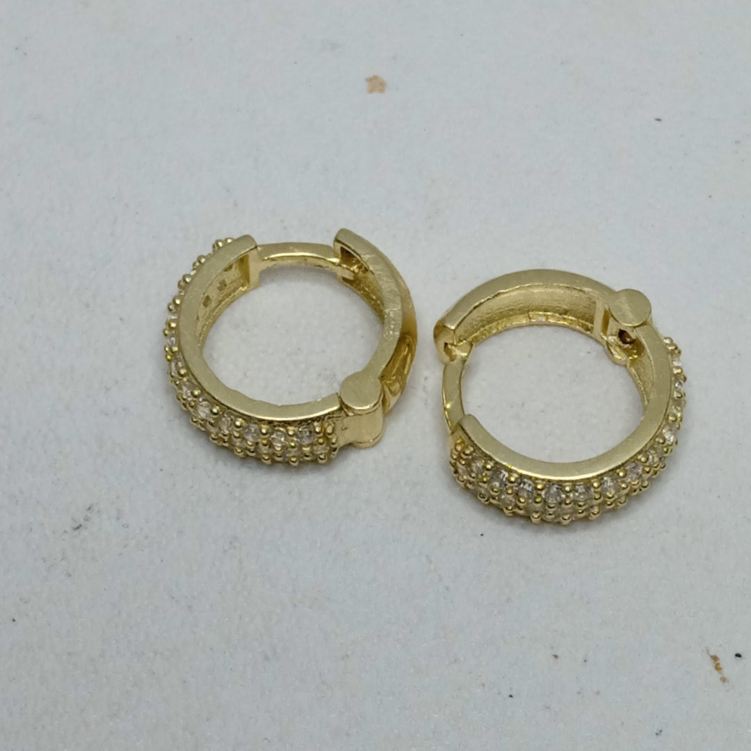ARETES HUGGIE CON CIRCONIAS 14K 2.2 GR (NUEVO)