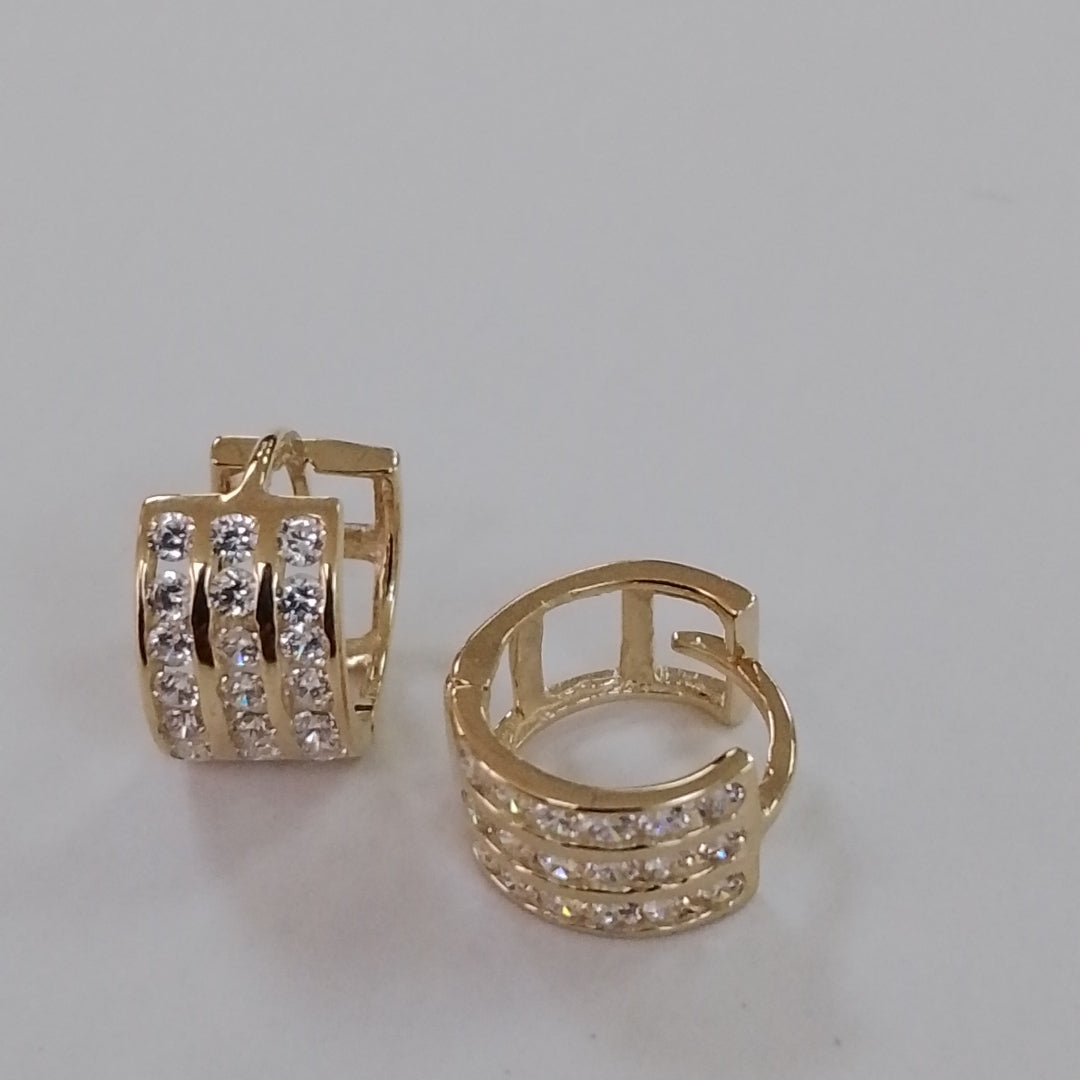 ARETES HUGGIES C CIRCONIA 14K 2.1 GR (NUEVO)