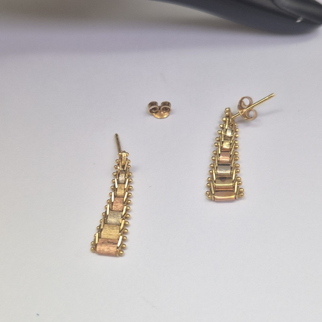 ARETES PAR ORO COMBINADO 14 K 2.3 GRMS (SEMINUEVO)