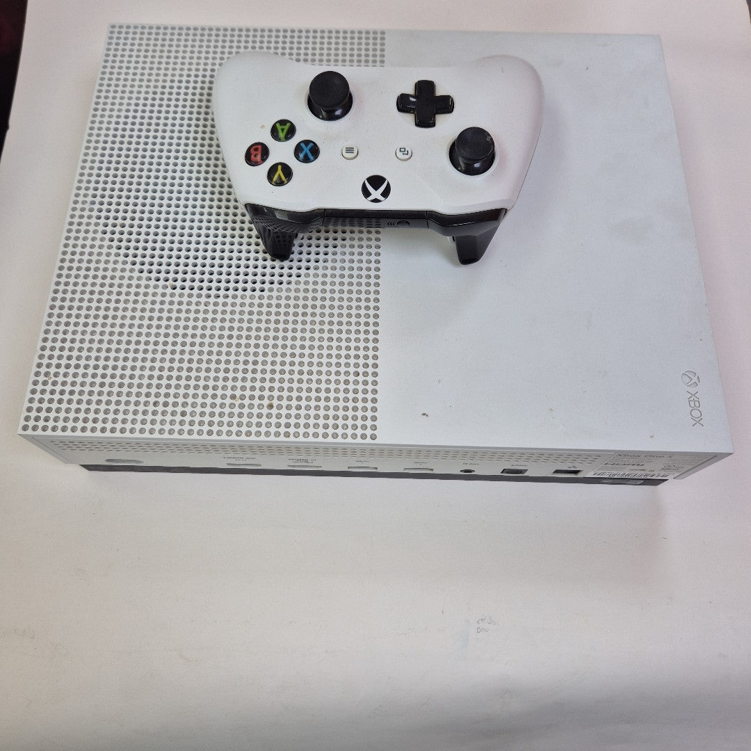 CONSOLA DE VIDEOJUEGO MICROSOFT XBOX ONE S 1 TB (SEMINUEVO)