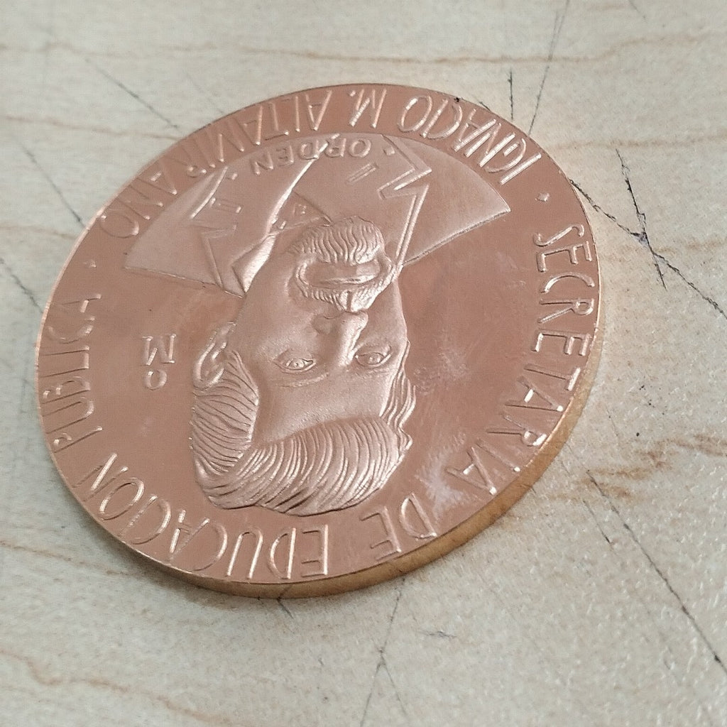 MEDALLA CONMEMORATIVA ORO 21 K 42,00 GRMS (SEMINUEVO)
