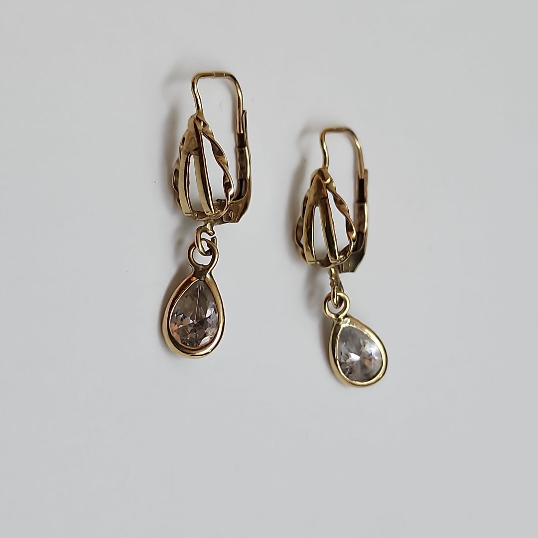ARETES PAR ORO 8 K 1.8 GRMS (SEMINUEVO)