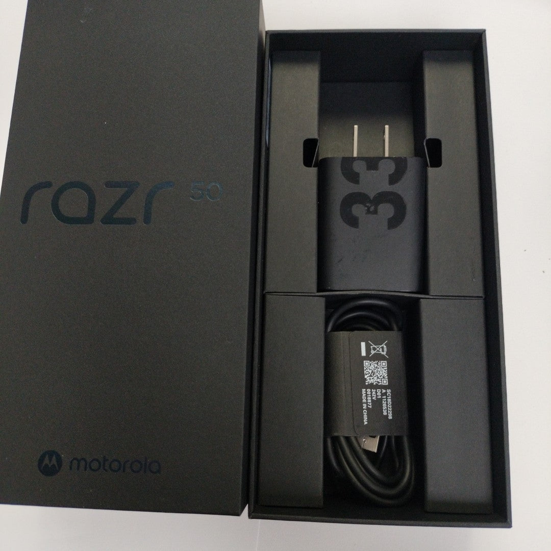 CELULAR MOTOROLA RAZR 50 5G XT2453-1 512 GB 12 GB RAM (SEMINUEVO)