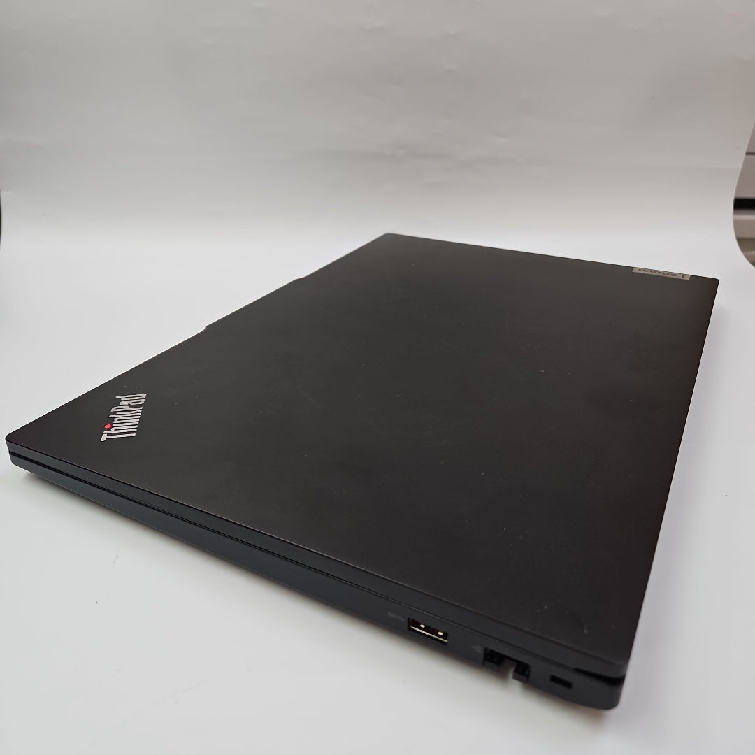 LAPTOP LENOVO THINKPAD E16 GEN 1 (2024) 256 GB SSD 16 GB RAM (SEMINUEVO)