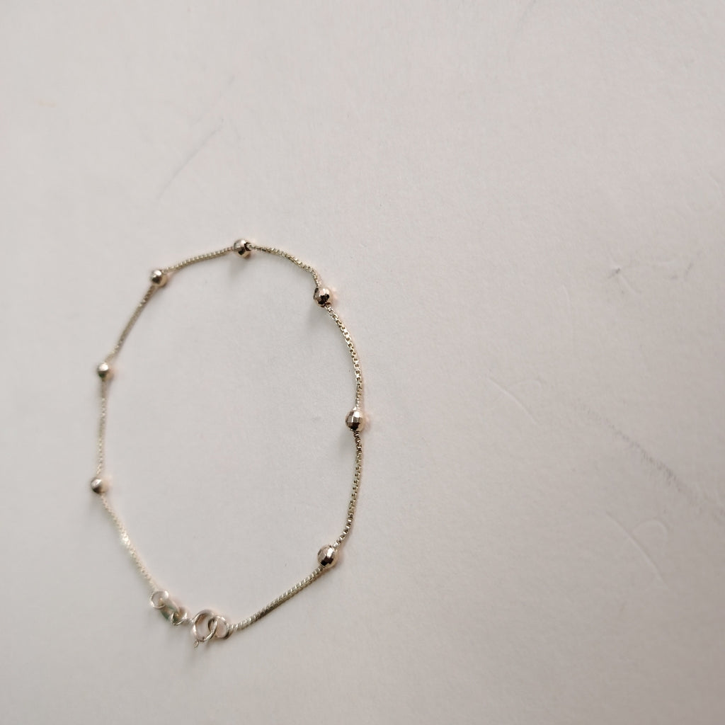 PULSERA ESPECIAL CON BOLITAS 14K 18 CM 1.4 GR (NUEVO)
