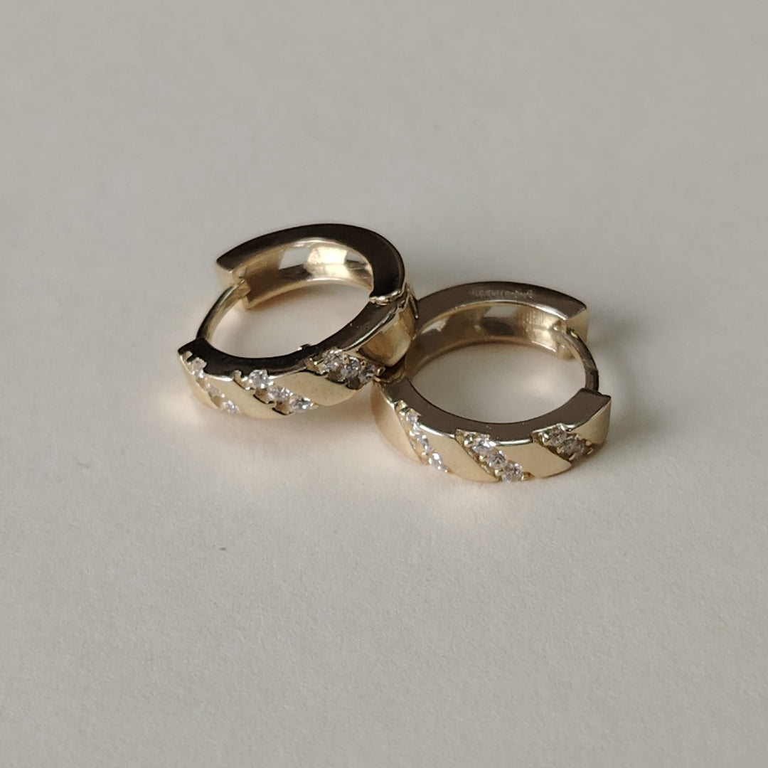 ARETES HUGGIES CON CIRCONIAS 14K 2.3 GR (NUEVO)