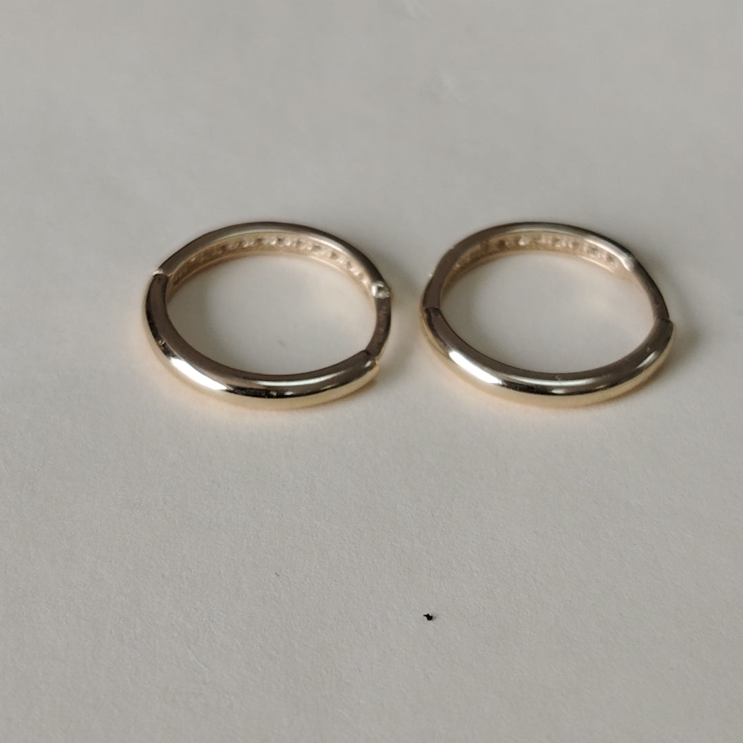 ARETES HUGGIES C CIRCONIA 14K 1.8 GR (NUEVO)