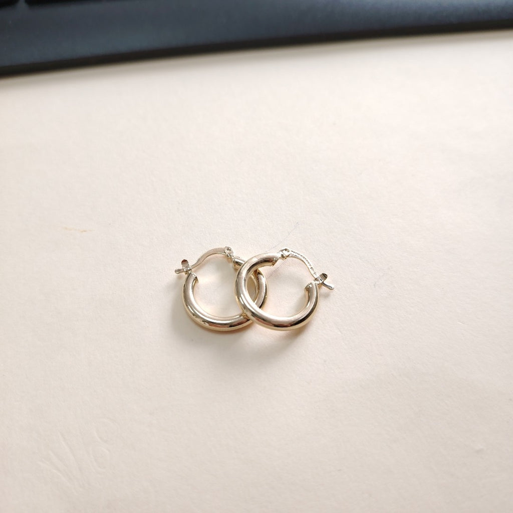 ARETES TEJIDO ARRACADAS LISAS 14K 1.6 GR (NUEVO)