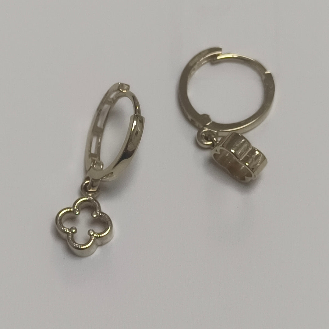 ARETES ARRACADAS CON DIJE 14K 2.4 GR (NUEVO)