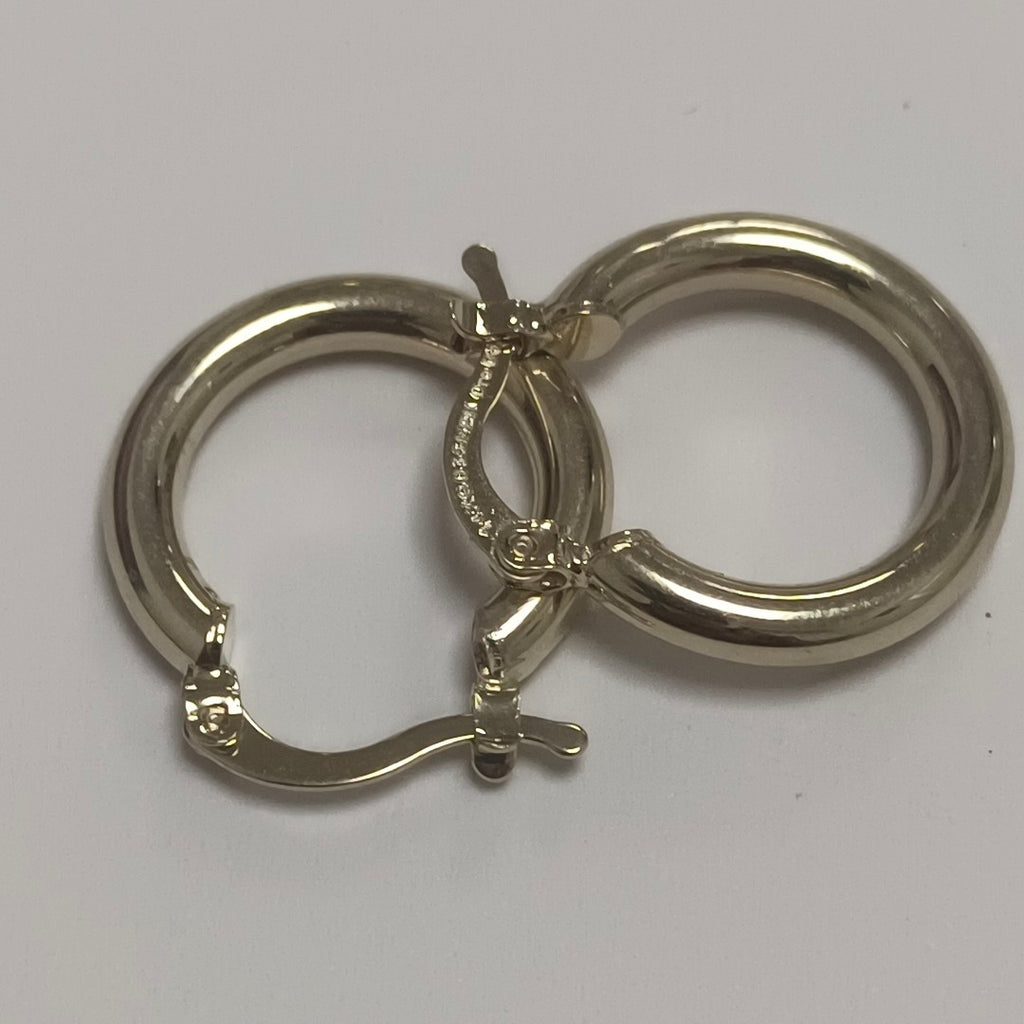 ARETES TEJIDO ARRACADAS LISAS 14K 1.6 GR (NUEVO)