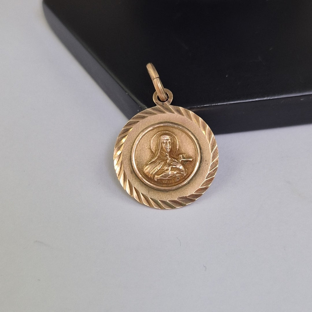 MEDALLA RELIGIOSA ORO 10 K 2,20 GRMS (SEMINUEVO)