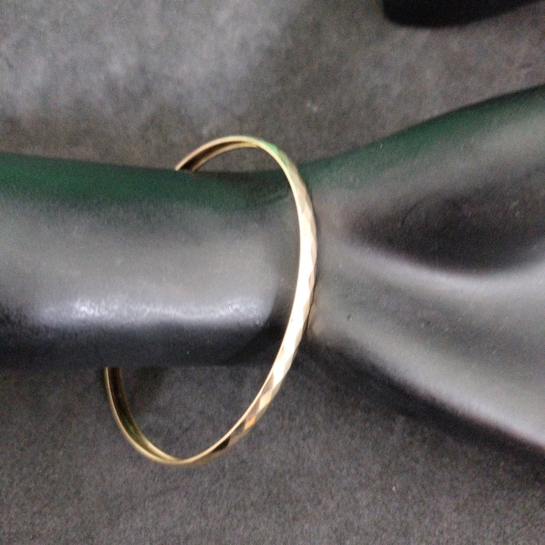 PULSERA RIGIDA ORO 10 K 3.7 GRMS (SEMINUEVO)