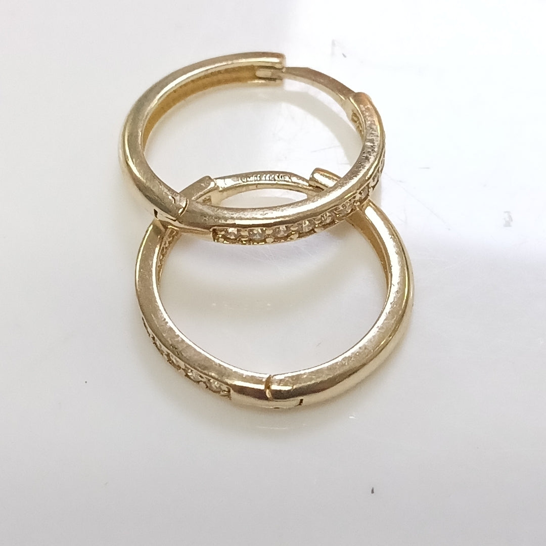 ARETES HUGGIES C CIRCONIA 14K 1.8 GR (NUEVO)