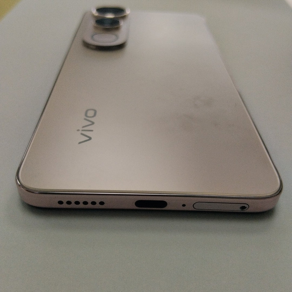 CELULAR VIVO V50 LITE 5G V2440 (2025) 256 GB 12 GB RAM (SEMINUEVO)