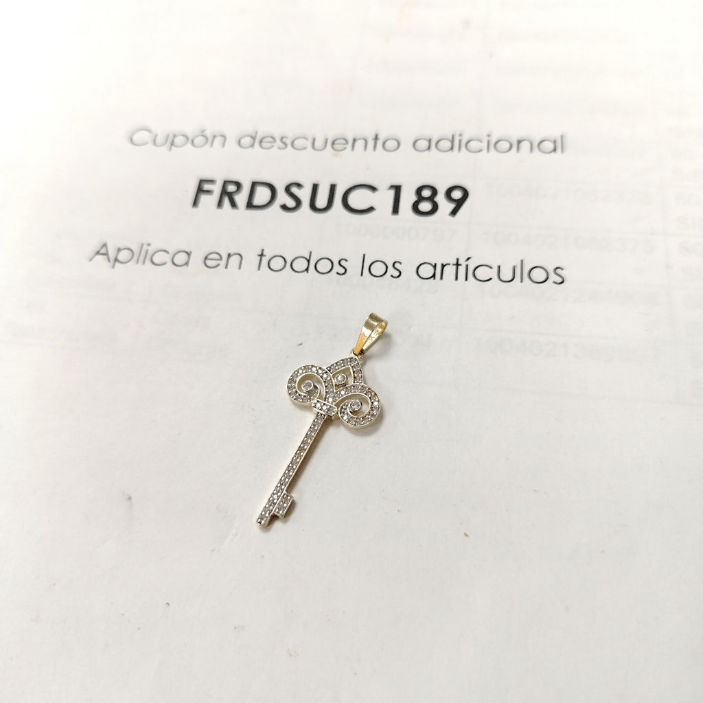 DIJE LLAVE C CIRCONIAS 14K 1.6 GR (NUEVO)