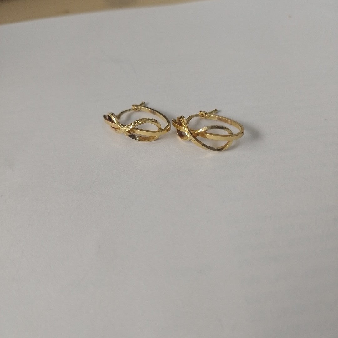 ARETES PAR ORO 14 K 1.8 GRMS (SEMINUEVO)