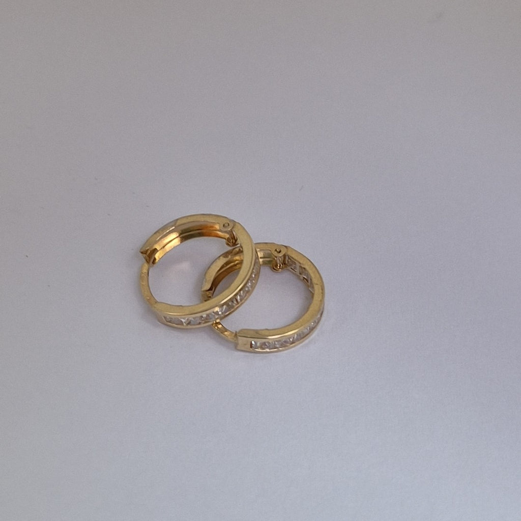ARETES ARRACADAS C CIRCONIAS 10K 1.3 GR (NUEVO)