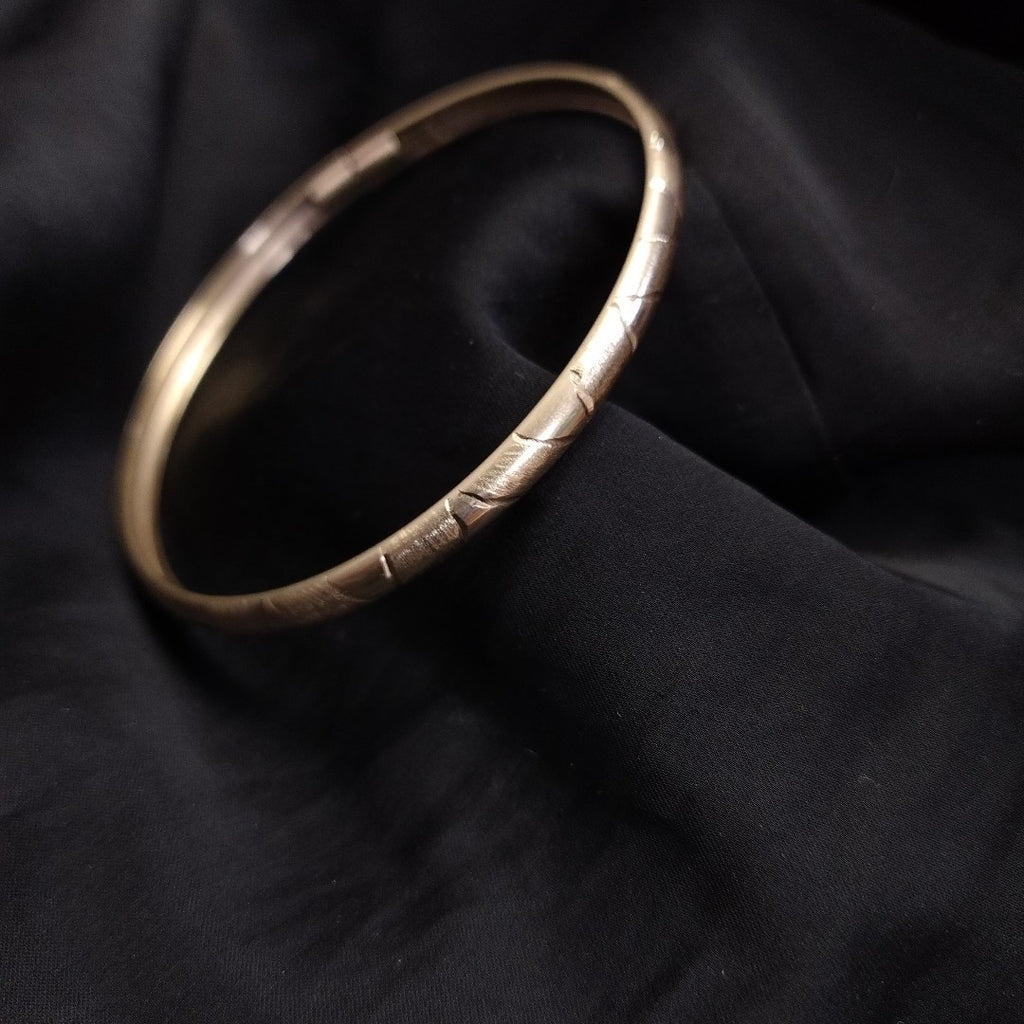 PULSERA RIGIDA ORO 10 K 5.6 GRMS (SEMINUEVO)