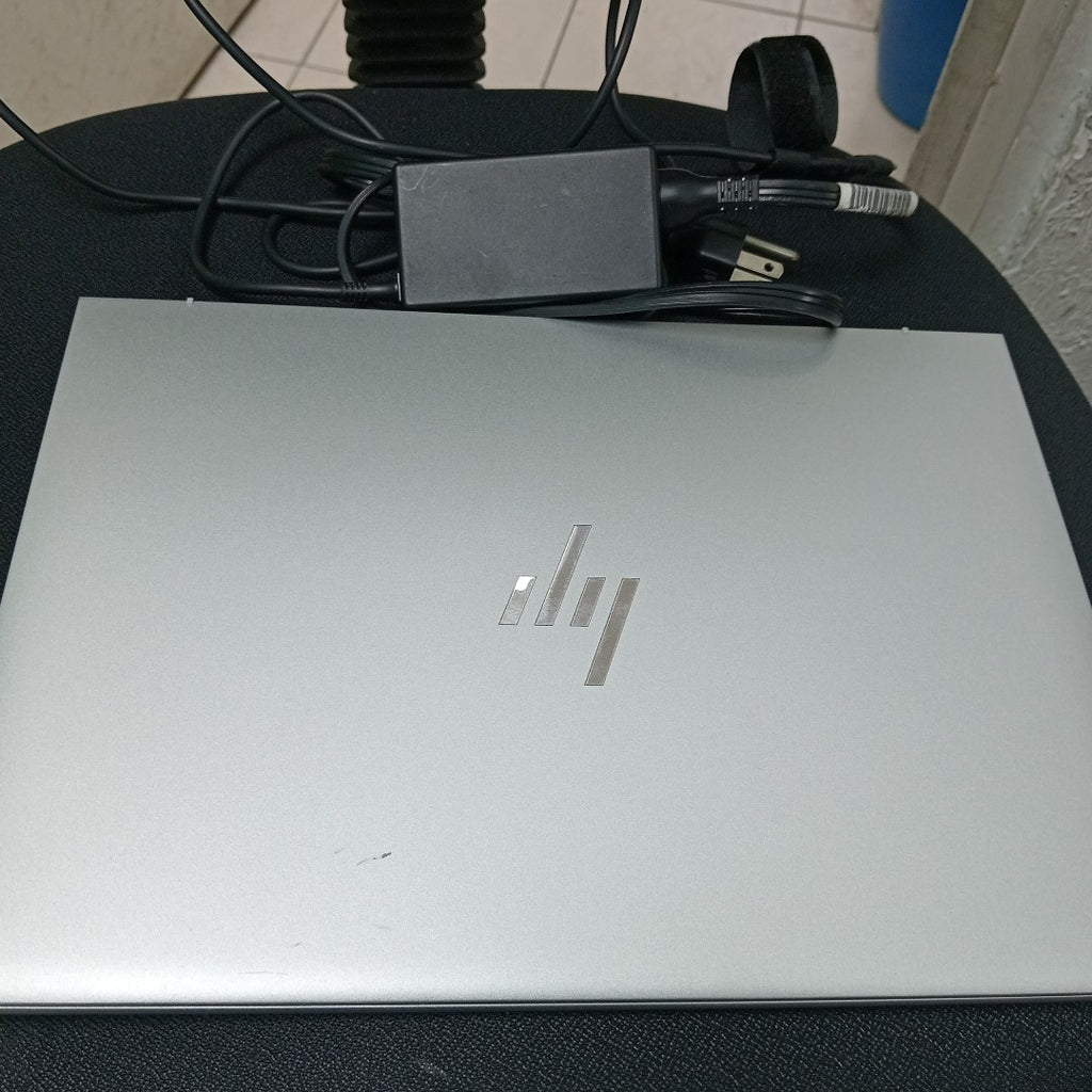LAPTOP HP ELITEBOOK 840 G10 (2024) 512 GB SSD 16 GB RAM (SEMINUEVO)