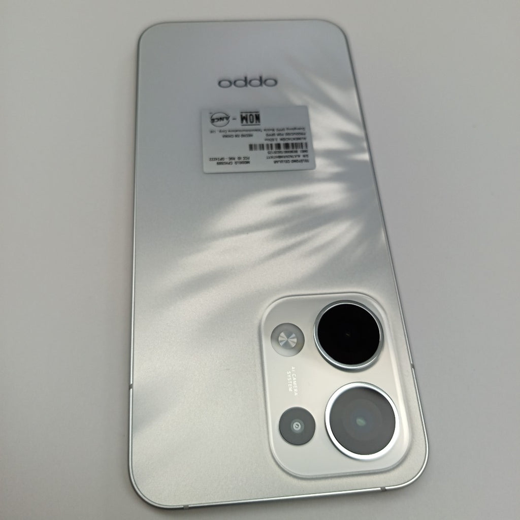CELULAR OPPO RENO13 5G CPH2689 (2024) 512 GB 12 GB RAM (SEMINUEVO)