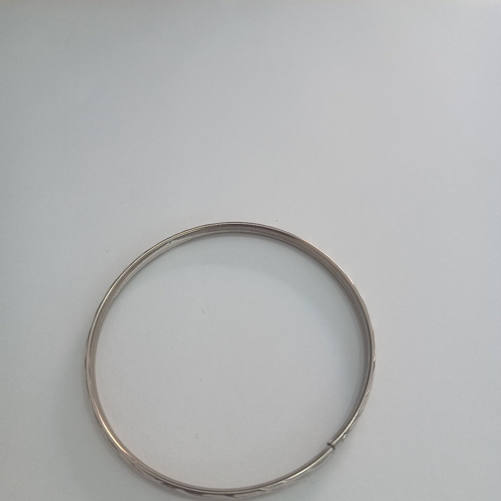 PULSERA RIGIDA PLATA 3.8 GRMS (SEMINUEVO)