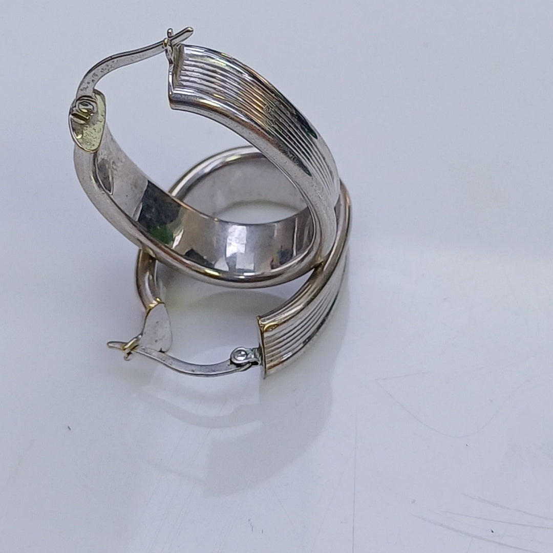 ARETES PAR ORO BLANCO 14 K 4.6 GRMS (SEMINUEVO)