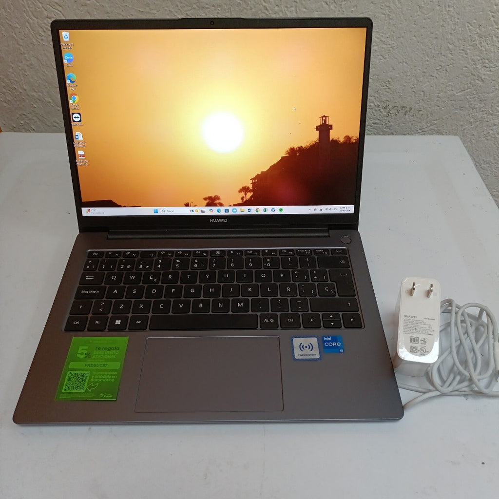 LAPTOP HUAWEI MATEBOOK D14 MDF-X (2024) 512 GB SSD 16 GB RAM (SEMINUEVO)
