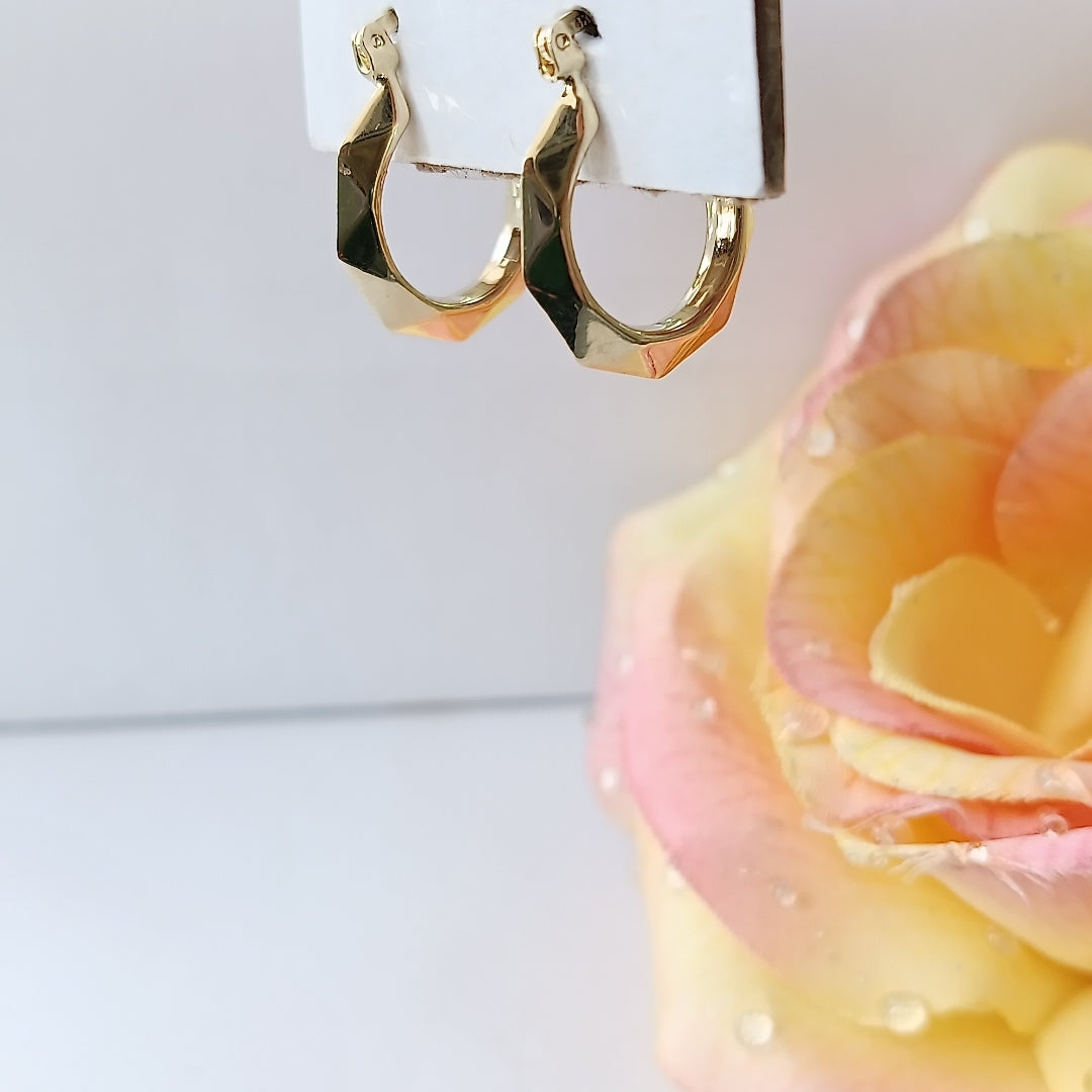 ARETES TEJIDO ARRACADAS FACETADAS 14K 1.8 GR (NUEVO)