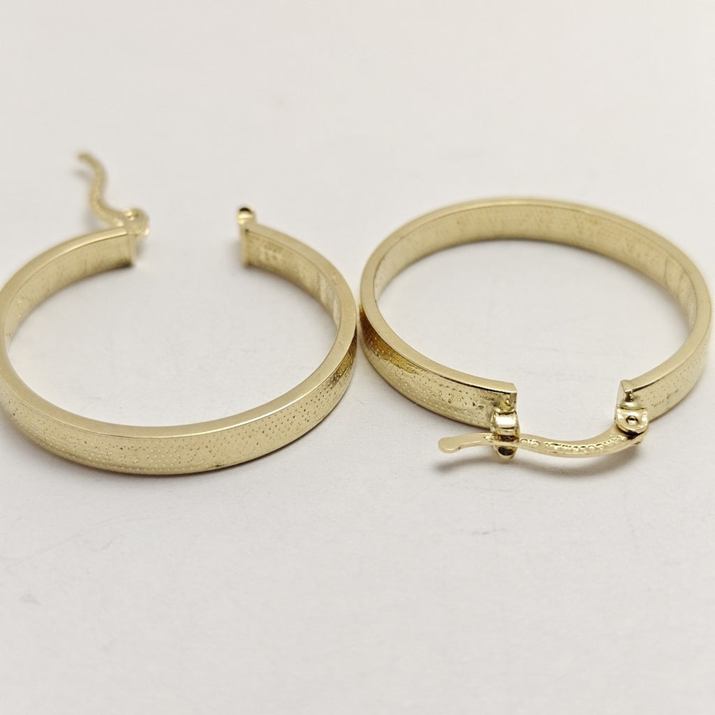 ARETES ARRACADAS TROQUELADA 14K 2.7 GR (NUEVO)