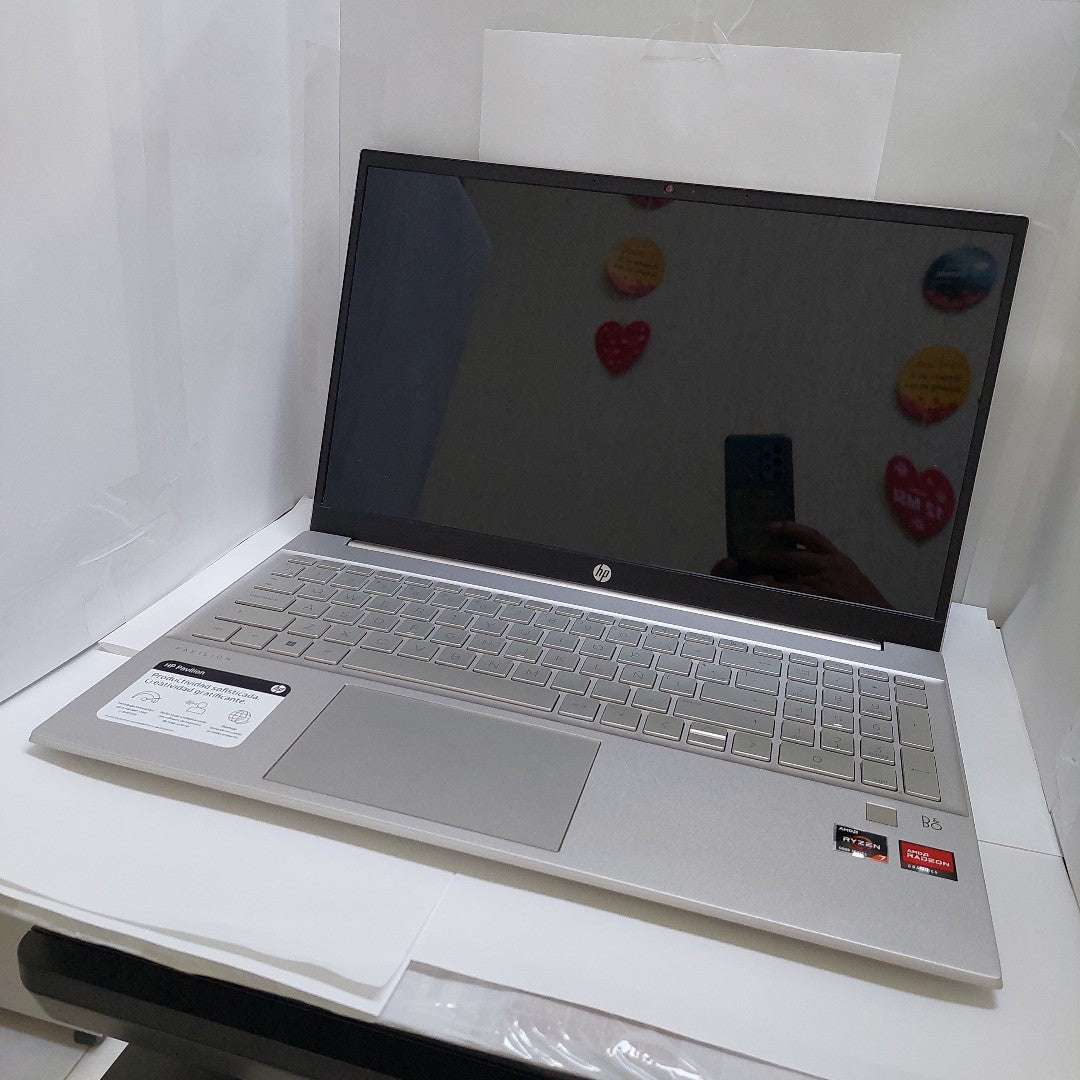 LAPTOP HP PAVILION 15-EH1021LA (2023) 512 GB SSD 8 GB RAM (SEMINUEVO)