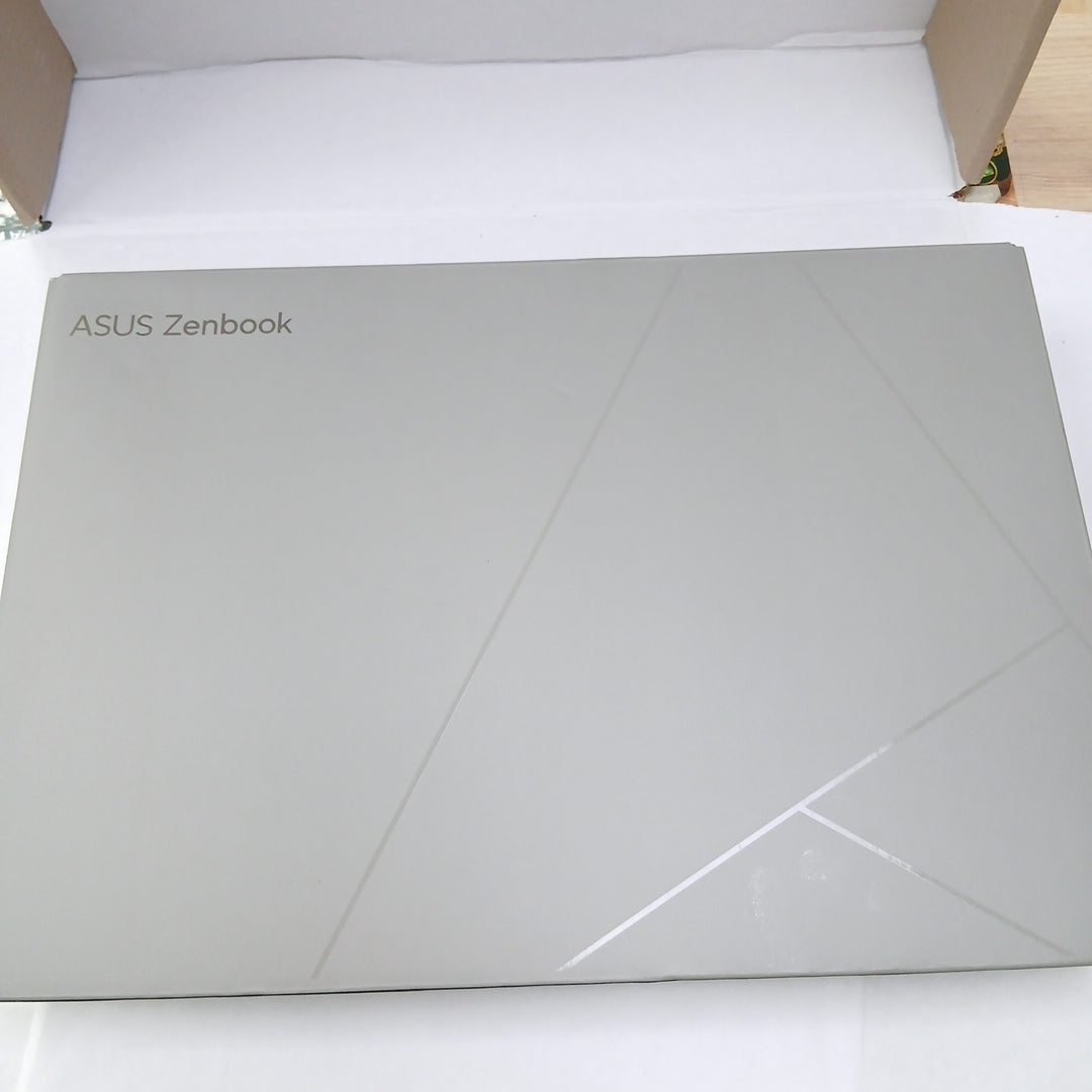 LAPTOP ASUS ZENBOOK 14 UM3406K (2025) 512 GB SSD 16 GB RAM (SEMINUEVO)